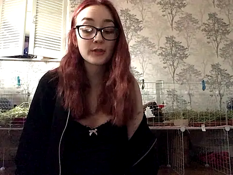 Snapshot of ivysplayhouse chatting on October 1, 2025, 10:10 am ivysplayhouse online show from October 1, 2025, 10:10 am