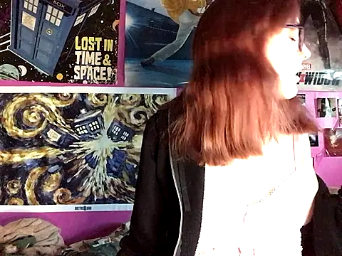 Snapshot of ivysplayhouse chatting on October 24, 2025, 4:36 pm ivysplayhouse online show from October 24, 2025, 4:36 pm