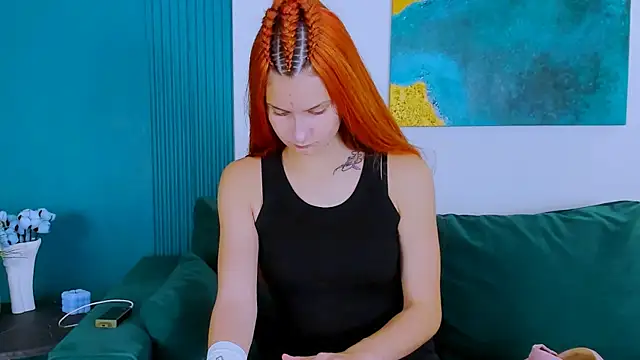 Snapshot of NightOpal chatting on September 30, 2025, 4:34 pm NightOpal online show from September 30, 2025, 4:34 pm