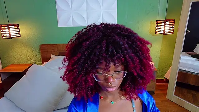 Snapshot of Chocolatte_dreams chatting on September 30, 2025, 1:05 pm Chocolatte dreams online show from September 30, 2025, 1:05 pm