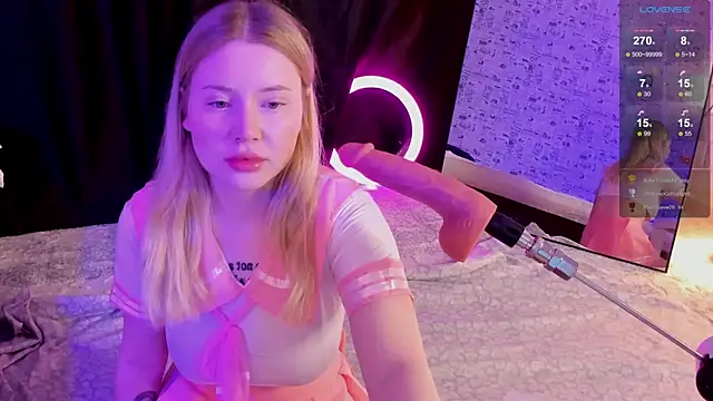 Lillie Berry online show from November 27, 2025, 4:36 am