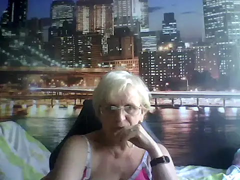 SofiaProklova401 online show from September 15, 2025, 1:33 pm