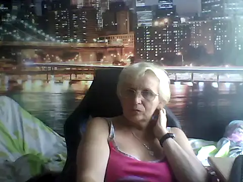SofiaProklova401 online show from September 17, 2025, 1:57 pm