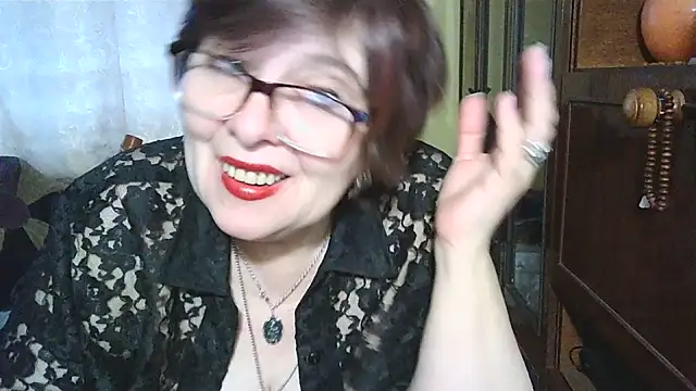 Snapshot of VeronicaGold511 chatting on February 11, 2026, 5:45 am VeronicaGold511 online show from February 11, 2026, 5:45 am