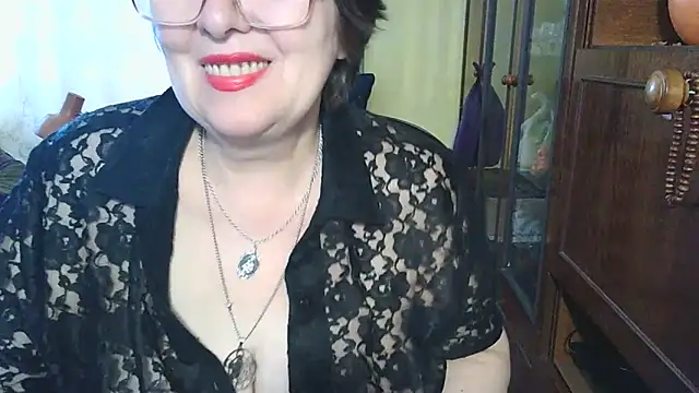 VeronicaGold511 online show from May 28, 2026, 6:32 am