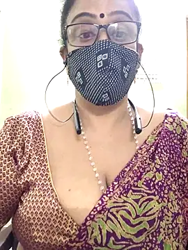 sweet-lotus online show from November 10, 2025, 5:17 am