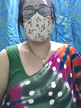 sweet-lotus online show from April 28, 2026, 7:19 pm