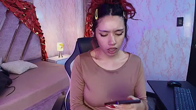 Snapshot of redd_pandaa chatting on February 18, 2026, 3:13 am redd pandaa online show from February 18, 2026, 3:13 am