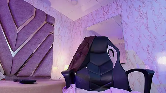 Snapshot of redd_pandaa chatting on March 27, 2026, 8:26 am redd pandaa online show from March 27, 2026, 8:26 am