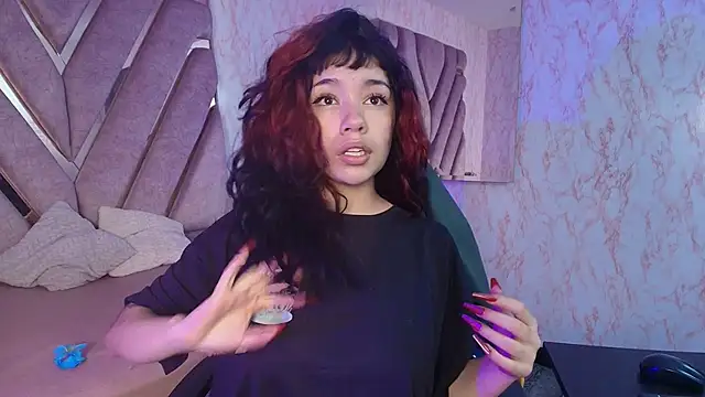 Snapshot of redd_pandaa chatting on June 3, 2026, 3:42 am redd pandaa online show from June 3, 2026, 3:42 am
