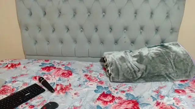 Babysex32 online show from February 6, 2026, 12:30 pm