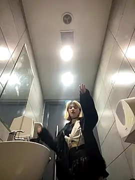 Snapshot of Cherry___Blossom chatting on September 20, 2025, 10:05 am Cherry   Blossom online show from September 20, 2025, 10:05 am