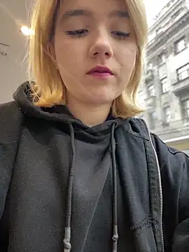 Snapshot of Cherry___Blossom chatting on September 23, 2025, 10:07 am Cherry   Blossom online show from September 23, 2025, 10:07 am