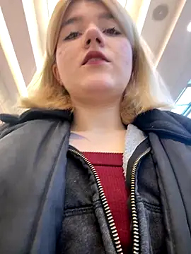 Snapshot of Cherry___Blossom chatting on September 24, 2025, 10:07 am Cherry   Blossom online show from September 24, 2025, 10:07 am