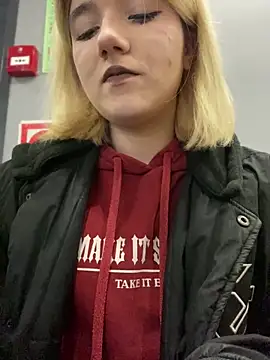 Snapshot of Cherry___Blossom chatting on September 26, 2025, 11:03 am Cherry   Blossom online show from September 26, 2025, 11:03 am