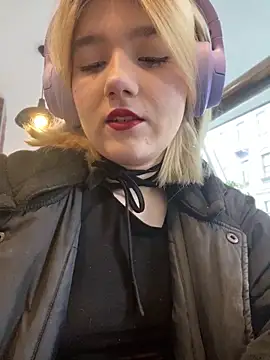 Snapshot of Cherry___Blossom chatting on October 4, 2025, 9:07 am Cherry   Blossom online show from October 4, 2025, 9:07 am