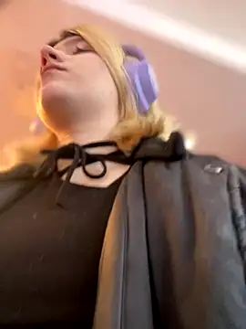 Snapshot of Cherry___Blossom chatting on October 12, 2025, 9:08 am Cherry   Blossom online show from October 12, 2025, 9:08 am