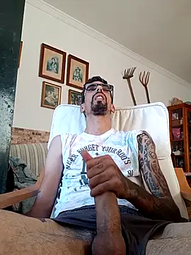 Ju4nyros4 online show from September 10, 2025, 4:51 pm