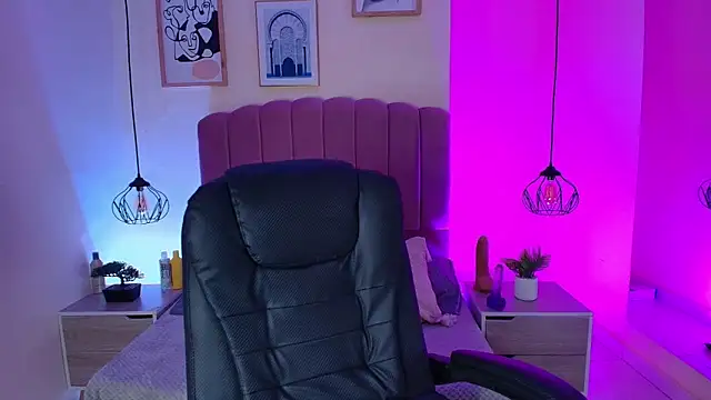 Snapshot of Velissia_gh chatting on October 16, 2025, 7:37 pm Velissia gh online show from October 16, 2025, 7:37 pm