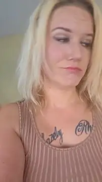 RhondaRump online show from November 12, 2025, 5:35 pm