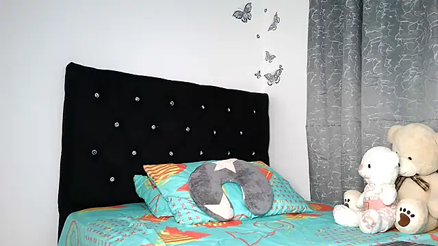 abella-lemus online show from December 4, 2025, 1:48 am