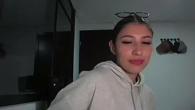 AriaBliss- online show from November 10, 2025, 5:06 am