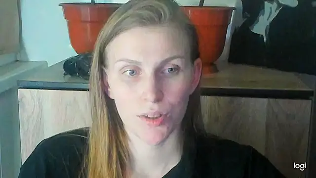 Snapshot of JuliaMuuun chatting on May 24, 2026, 9:09 pm JuliaMuuun online show from May 24, 2026, 9:09 pm