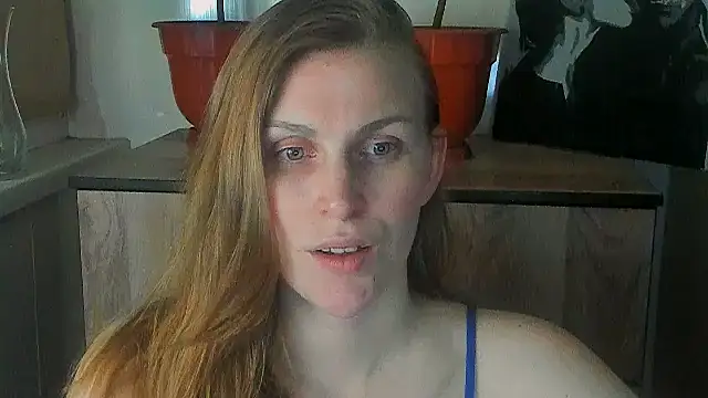 Snapshot of JuliaMuuun chatting on May 26, 2026, 7:21 pm JuliaMuuun online show from May 26, 2026, 7:21 pm