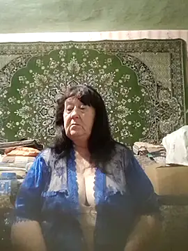 CrystalLime6411 online show from November 18, 2025, 6:23 pm