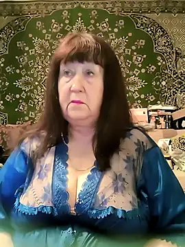 CrystalLime6411 online show from May 5, 2026, 4:48 pm