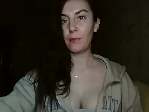 Snapshot of KatalinaQE chatting on October 27, 2025, 5:11 am KatalinaQE online show from October 27, 2025, 5:11 am