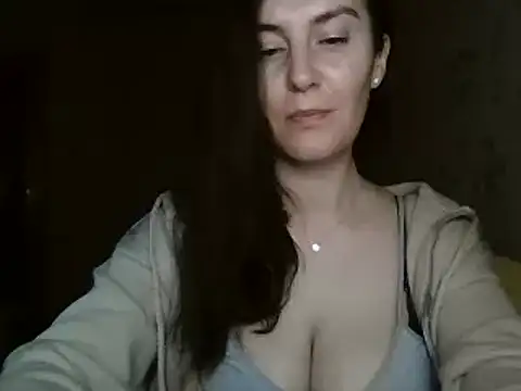 Snapshot of KatalinaQE chatting on October 31, 2025, 6:14 am KatalinaQE online show from October 31, 2025, 6:14 am