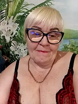 VioletSweet5566 online show from February 15, 2026, 9:52 am