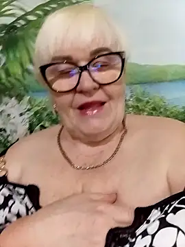 VioletSweet5566 online show from May 5, 2026, 12:57 pm