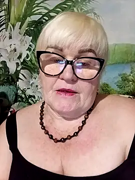 VioletSweet5566 online show from May 7, 2026, 7:52 pm