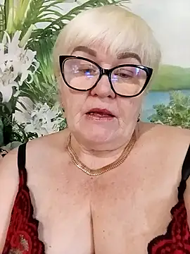 VioletSweet5566 online show from May 9, 2026, 6:51 am