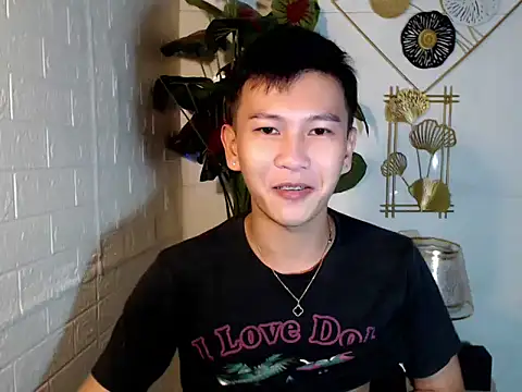 Snapshot of RalfAsian25 chatting on May 13, 2026, 6:00 am RalfAsian25 online show from May 13, 2026, 6:00 am