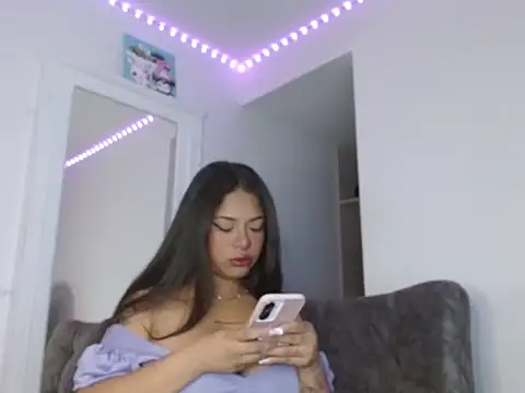 reina reina online show from September 24, 2025, 10:46 pm