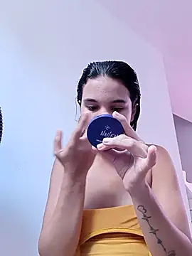 Little-Pussy-Sweet online show from February 5, 2026, 7:18 pm