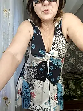 Snapshot of AliceGold5231 chatting on October 17, 2025, 5:43 am AliceGold5231 online show from October 17, 2025, 5:43 am