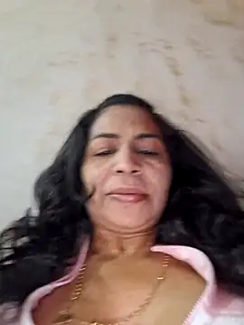 Snapshot of floresblancas chatting on April 19, 2026, 1:54 pm floresblancas online show from April 19, 2026, 1:54 pm