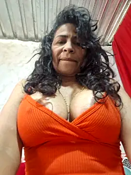 Snapshot of floresblancas chatting on May 2, 2026, 2:22 pm floresblancas online show from May 2, 2026, 2:22 pm