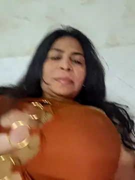 Snapshot of floresblancas chatting on May 9, 2026, 2:11 pm floresblancas online show from May 9, 2026, 2:11 pm