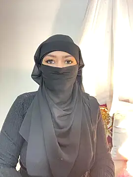 Snapshot of Amyraa_ chatting on October 18, 2025, 2:40 pm Amyraa  online show from October 18, 2025, 2:40 pm