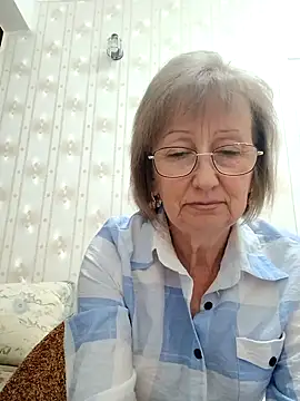 Snapshot of AlikaSwan5821 chatting on October 13, 2025, 6:41 pm AlikaSwan5821 online show from October 13, 2025, 6:41 pm