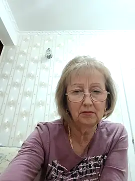 Snapshot of AlikaSwan5821 chatting on October 20, 2025, 7:14 pm AlikaSwan5821 online show from October 20, 2025, 7:14 pm
