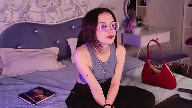 LANA MILANO online show from October 3, 2025, 3:42 pm