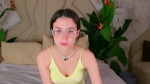 LANA MILANO online show from October 22, 2025, 3:45 pm