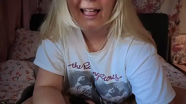 Daisyxoxo  online show from March 5, 2026, 10:00 am