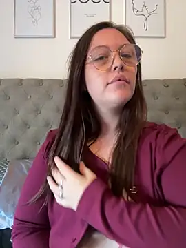 curvy cute ashley online show from September 13, 2025, 2:50 pm